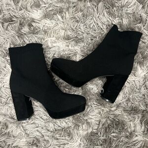 MIA BLACK BOOTS. Size 8.
